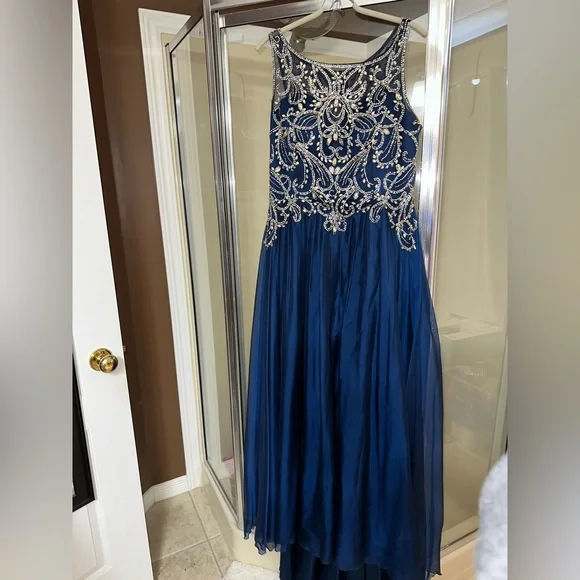 Prom Dress - Picture 2 of 7